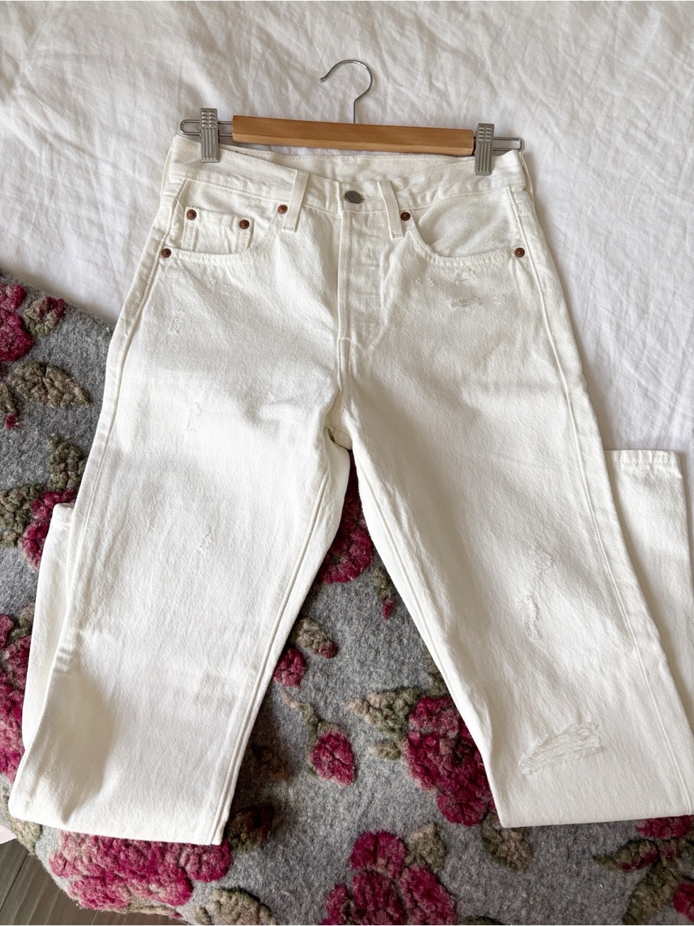 Levi's 501 Skinny Off-White Jeans 25